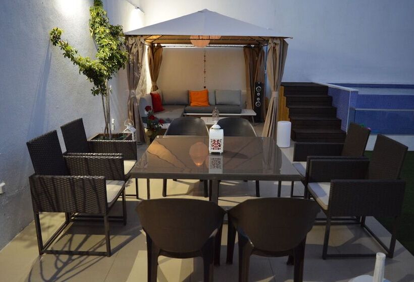 تختخواب و صبحانه José & Ester House