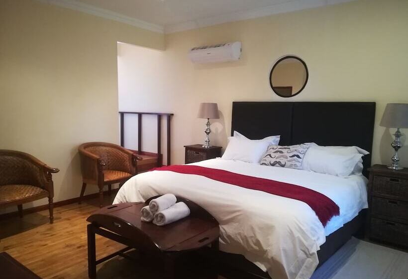 צימר The Moon And Sixpence Garden Guest House