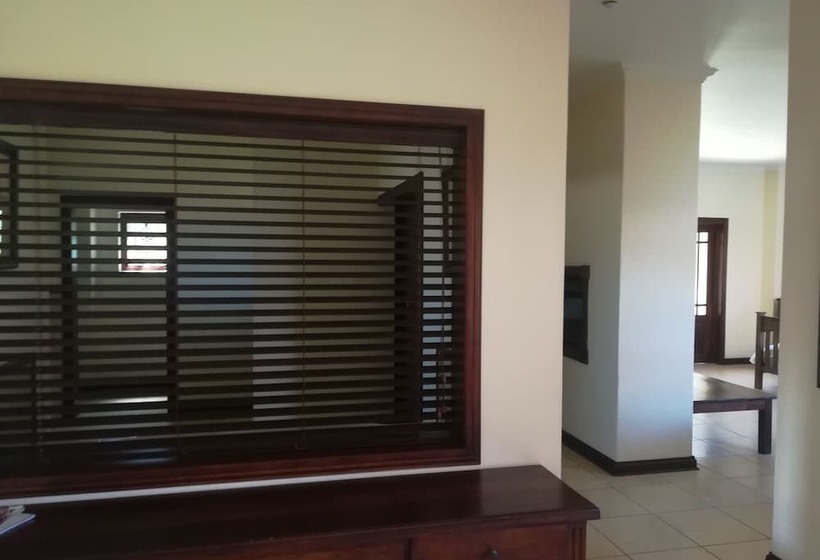 민박 The Moon And Sixpence Garden Guest House