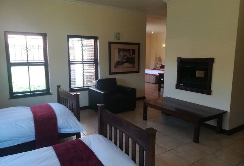 צימר The Moon And Sixpence Garden Guest House