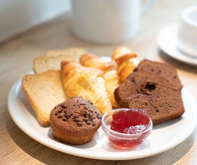 Chroma Fashions & Apartments