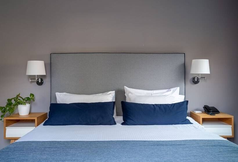 Chroma Fashions & Apartments