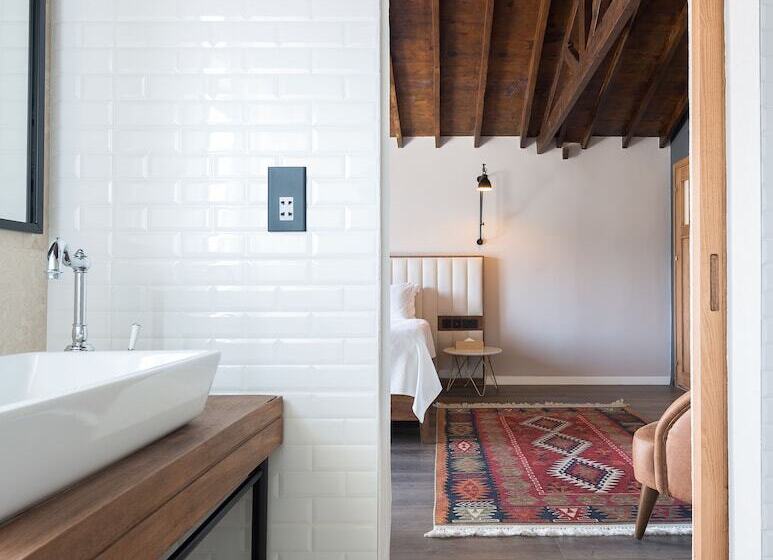 Gillham Vineyard Hotel   Adults Only