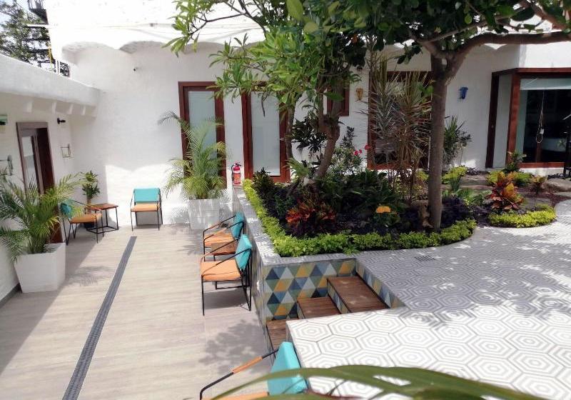 Отель Amaia Boutique