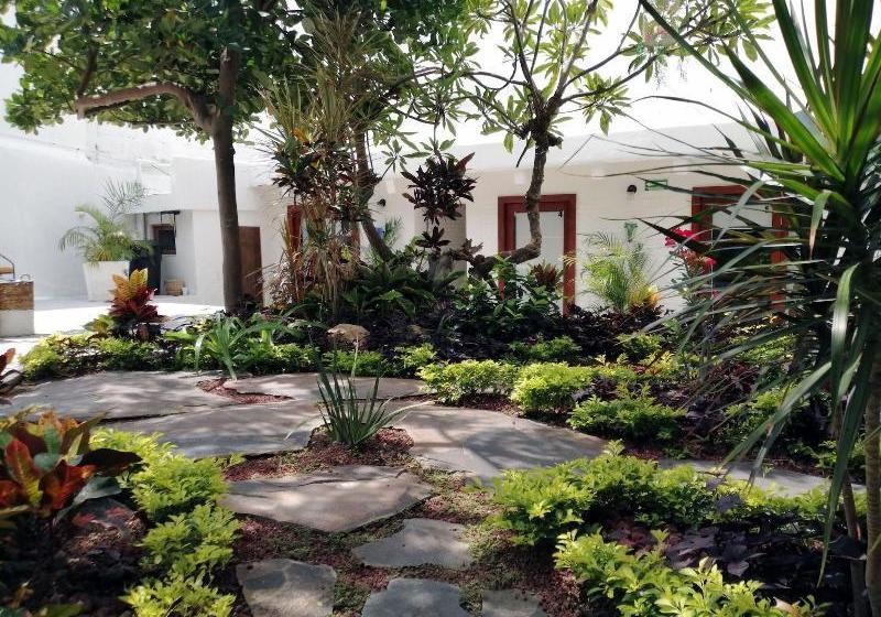 Отель Amaia Boutique