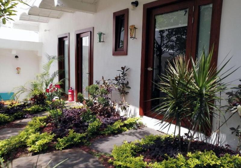 Отель Amaia Boutique