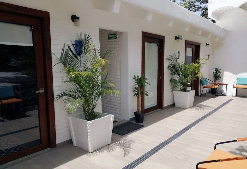 Отель Amaia Boutique