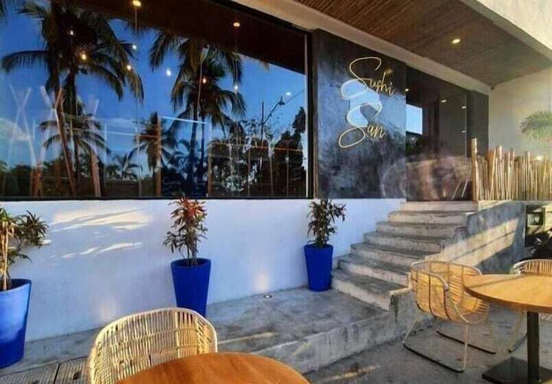 Отель Amaia Boutique