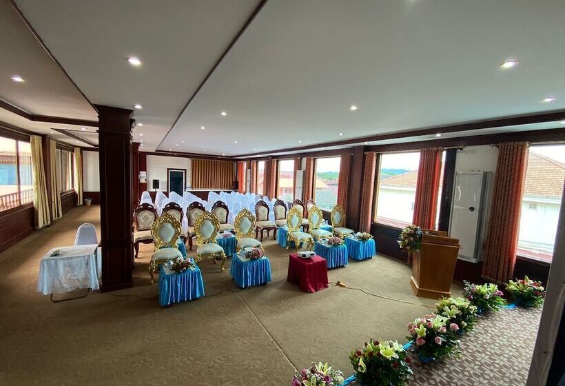 فندق Anoulackkhenlao