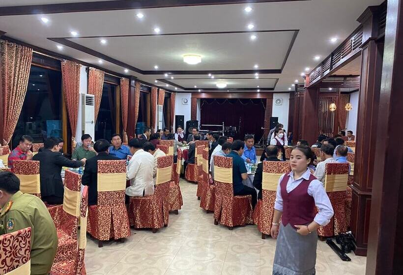 فندق Anoulackkhenlao