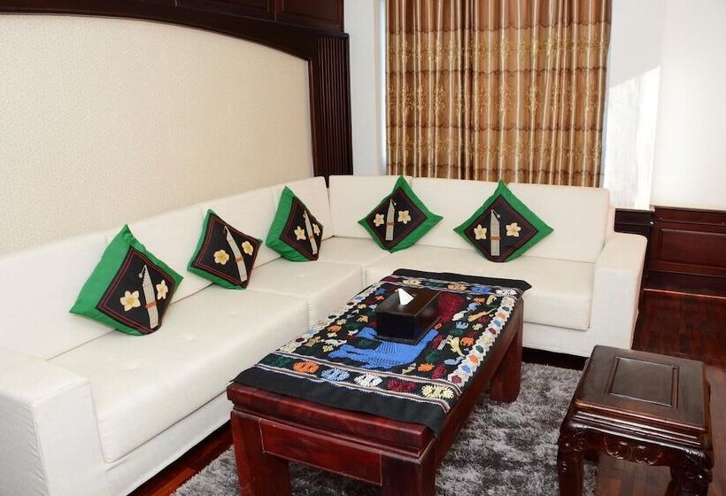 فندق Anoulackkhenlao