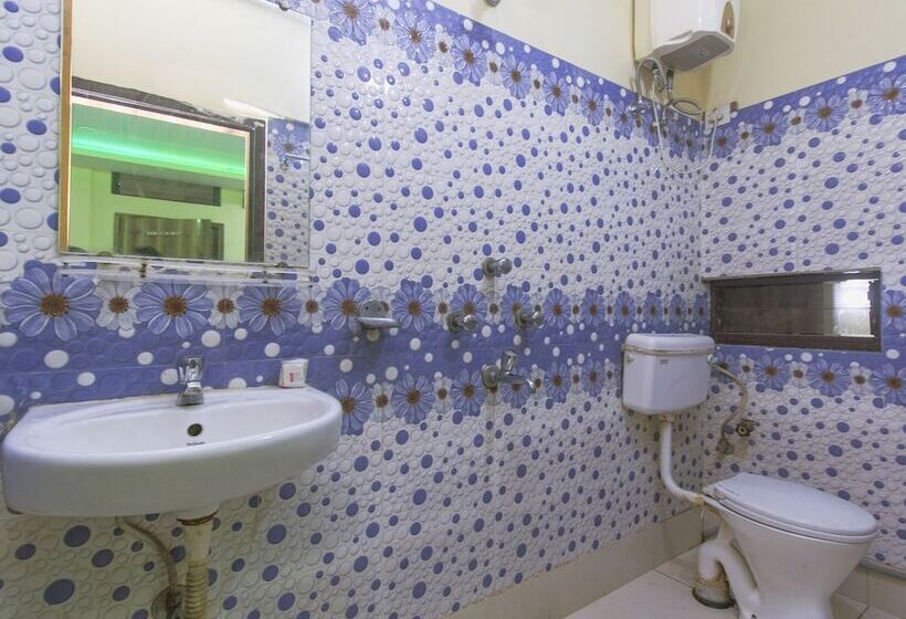 Отель Bidhan Plaza By Oyo Rooms