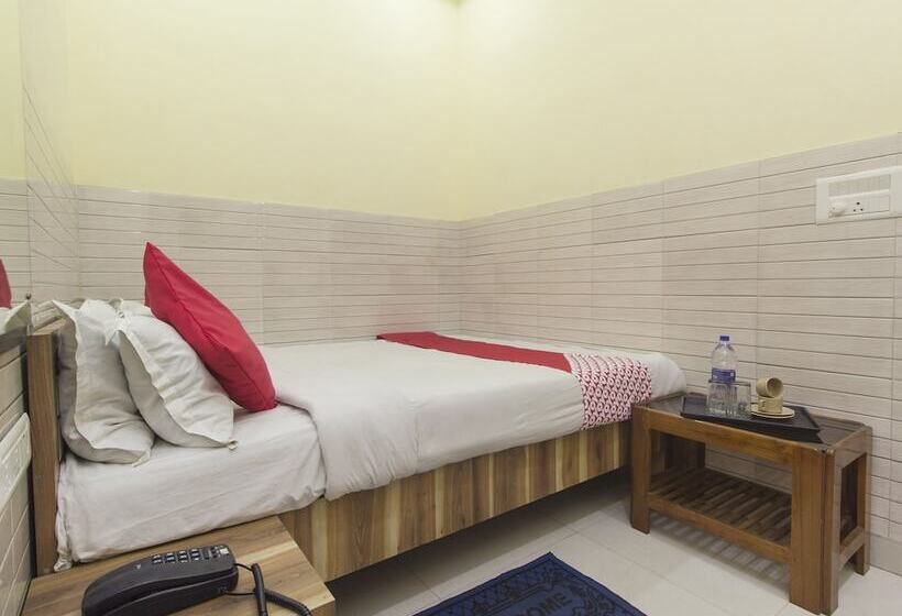 Отель Bidhan Plaza By Oyo Rooms
