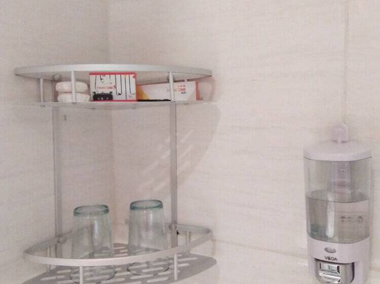 Hotel Central Front One Inn Jakarta Airport