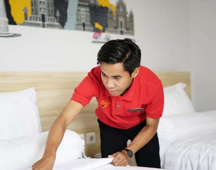 Hotel Central Front One Inn Jakarta Airport