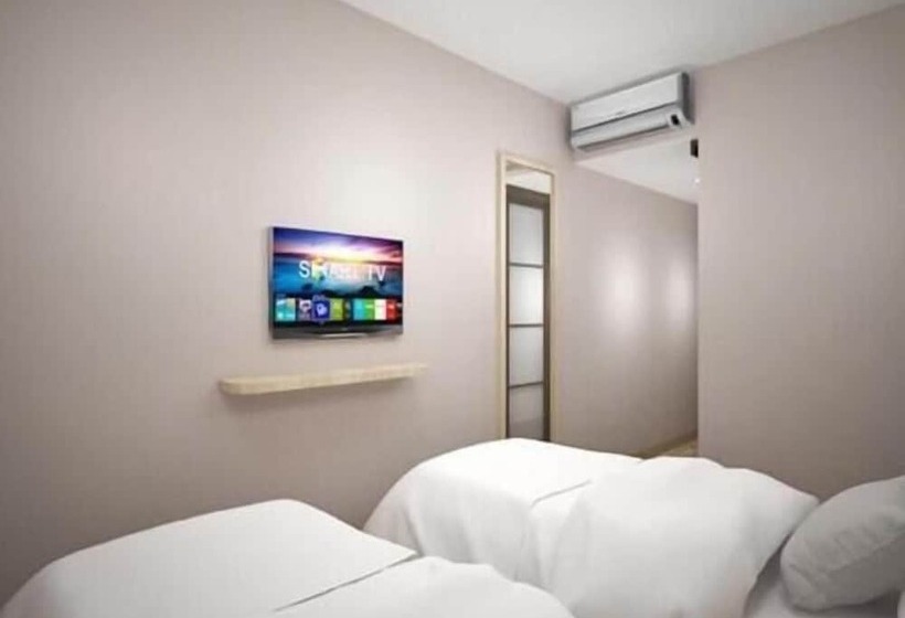 Hotel Central Front One Inn Jakarta Airport