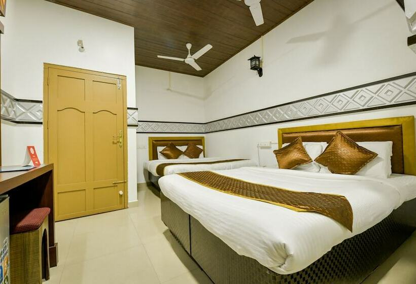 בית מלון כפרי Chembil Residency By Oyo Rooms