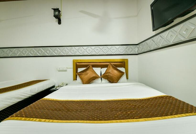 בית מלון כפרי Chembil Residency By Oyo Rooms