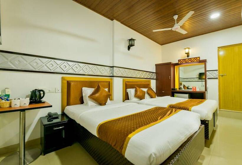 בית מלון כפרי Chembil Residency By Oyo Rooms