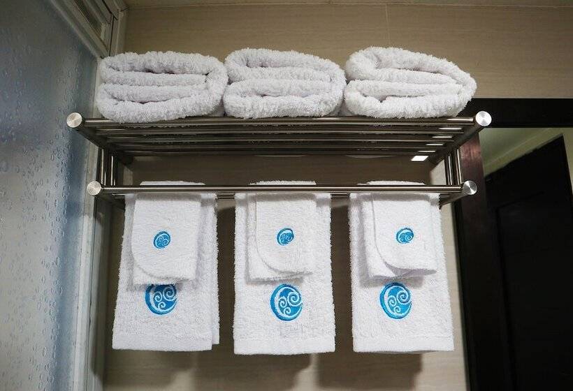 בית מלון כפרי Fernvale Leisure Club And Resort