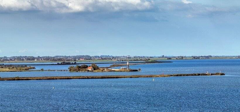 هتل Four Elements