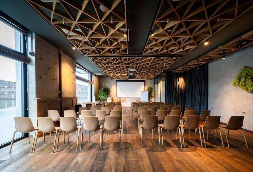 هتل Four Elements