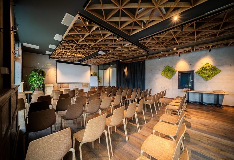 هتل Four Elements