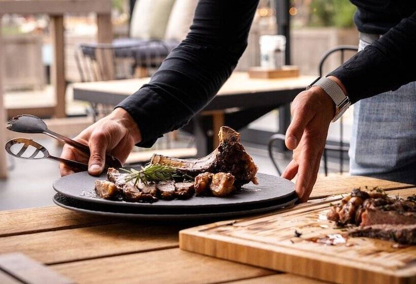 هتل Four Elements