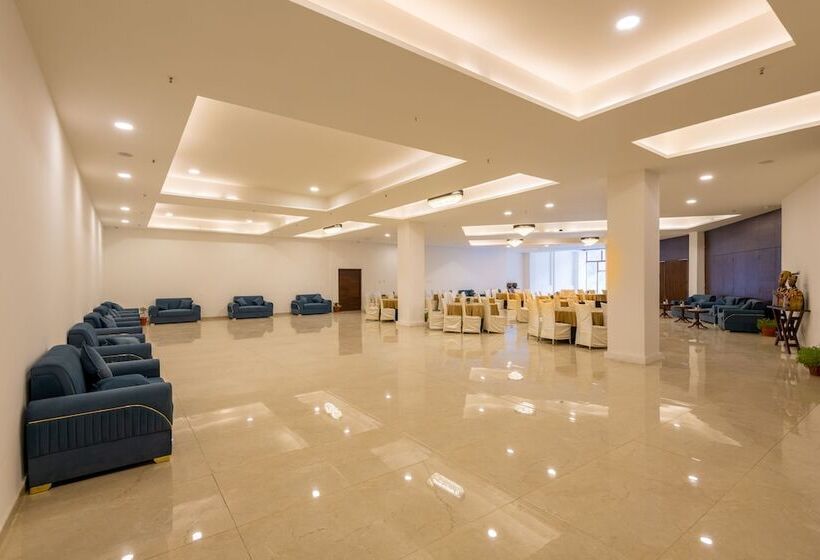 هتل Coral Resort And Spa Centrally Heated Mountain Side Resort Manali