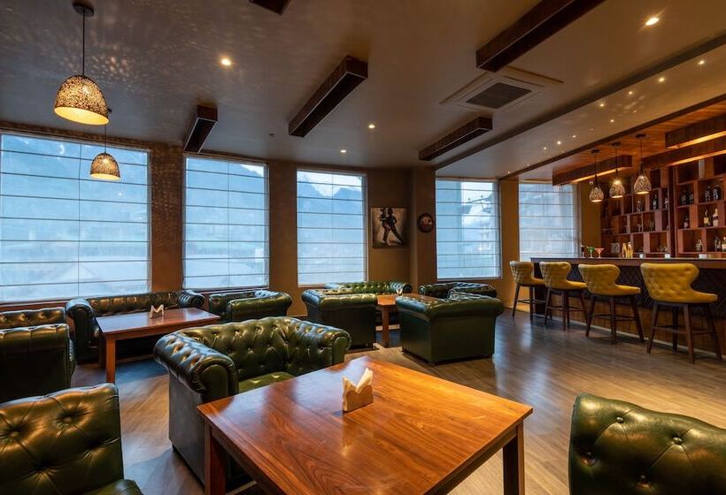 هتل Coral Resort And Spa Centrally Heated Mountain Side Resort Manali