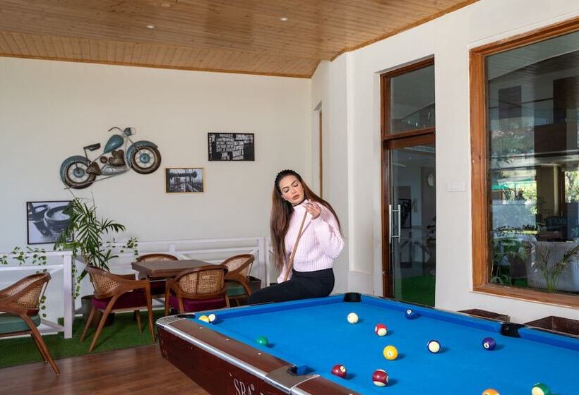 هتل Coral Resort And Spa Centrally Heated Mountain Side Resort Manali