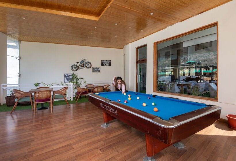 هتل Coral Resort And Spa Centrally Heated Mountain Side Resort Manali