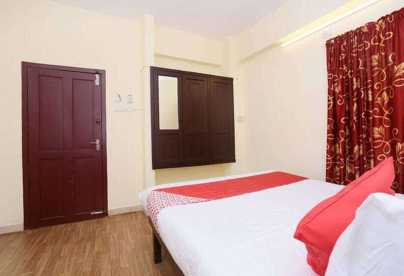 هتل Gamas Centre By Oyo Rooms