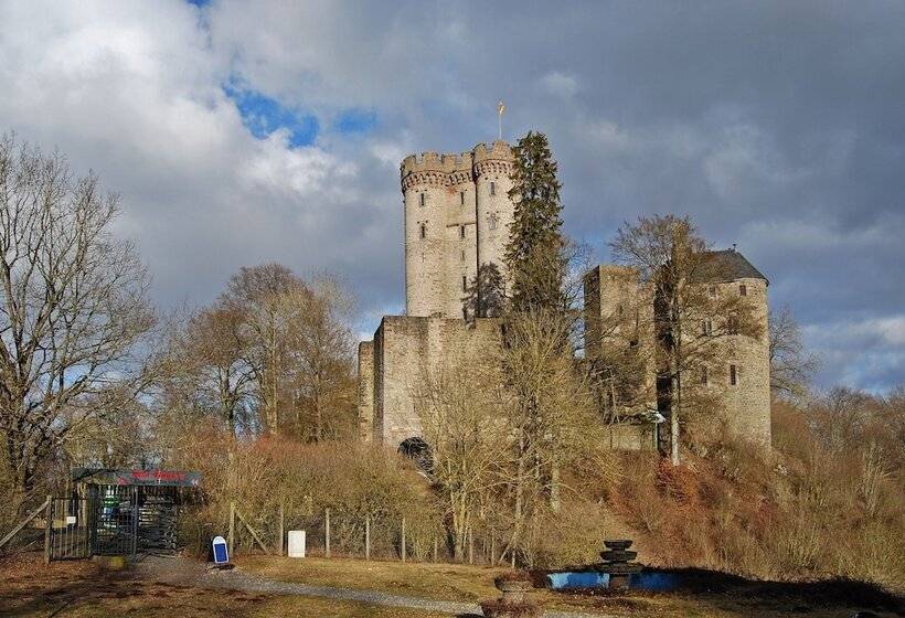 Отель Lowenstein