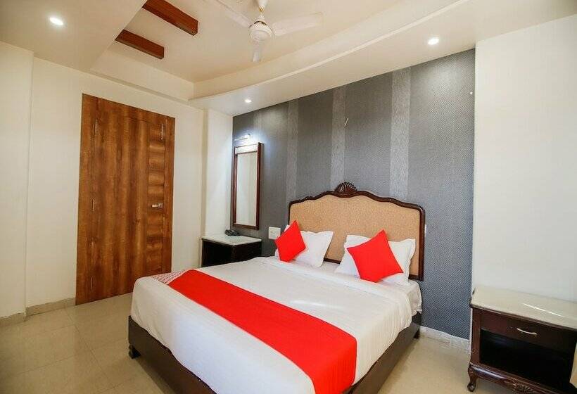 فندق Metro By Oyo Rooms