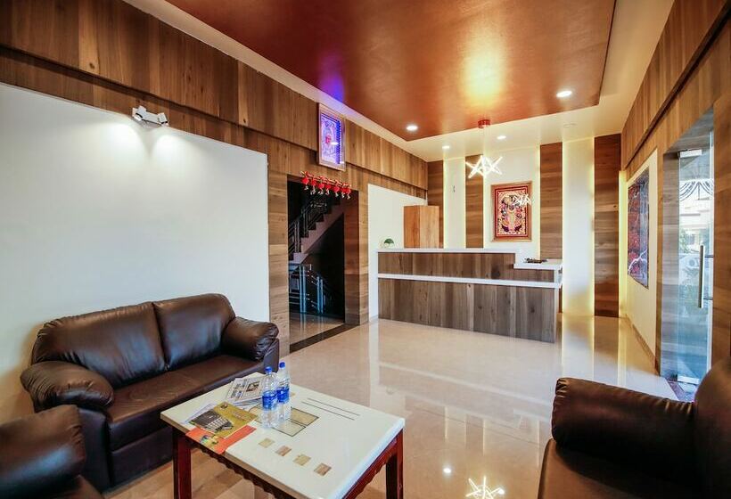 فندق Metro By Oyo Rooms