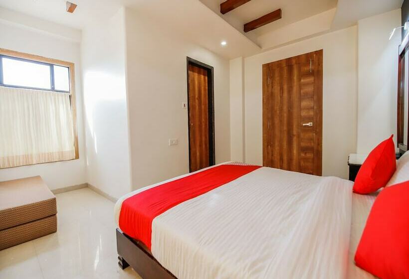 فندق Metro By Oyo Rooms