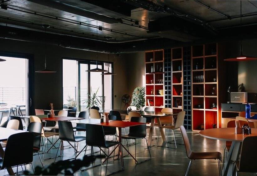 هتل Quadrum Ski & Yoga Resort