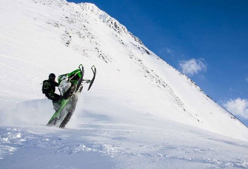 هتل Quadrum Ski & Yoga Resort