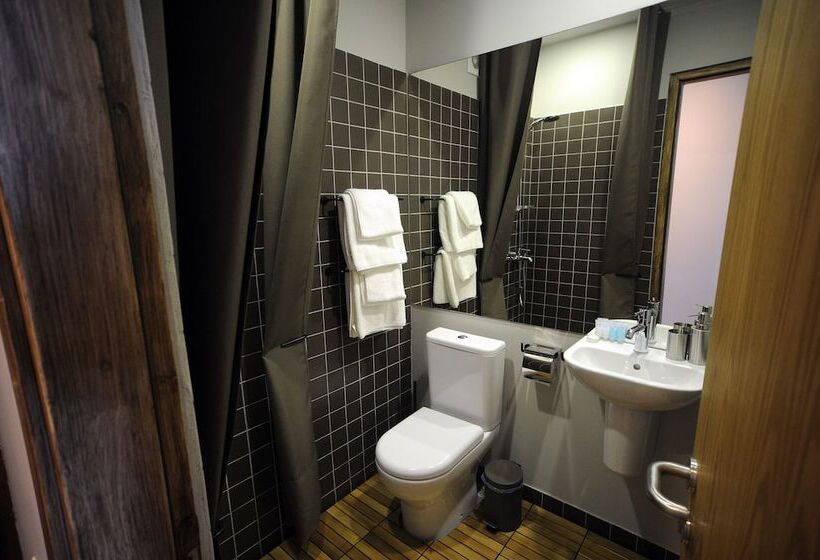 هتل Quadrum Ski & Yoga Resort