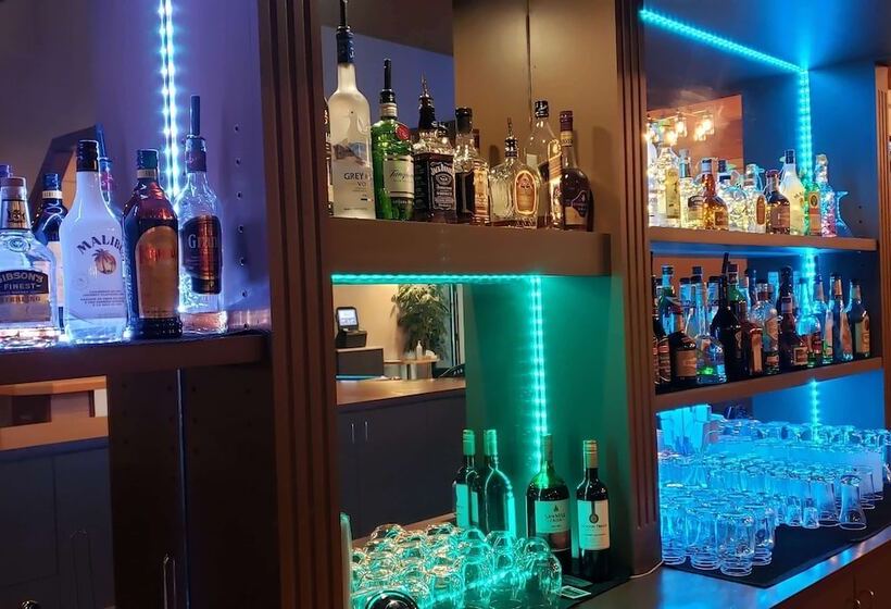 فندق Super 8 By Wyndham Spruce Grove