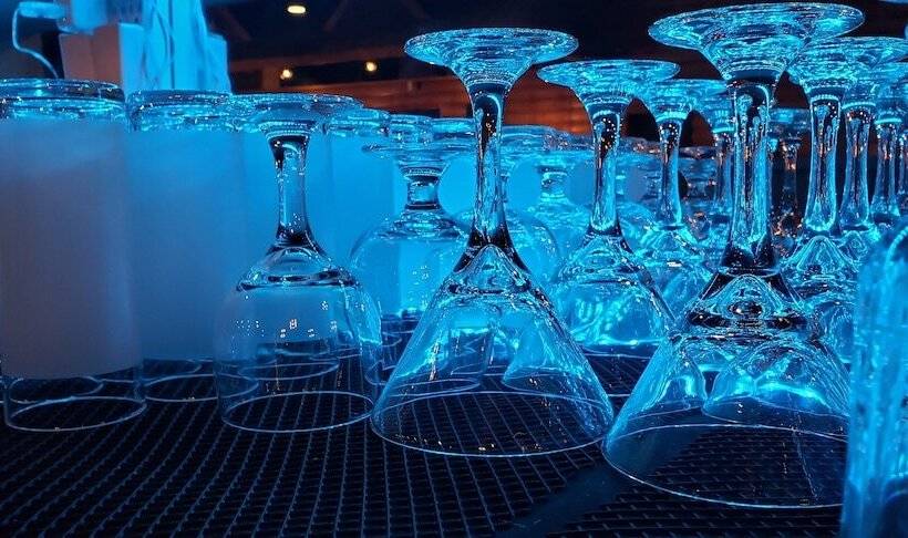 فندق Super 8 By Wyndham Spruce Grove