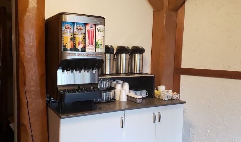 فندق Super 8 By Wyndham Spruce Grove