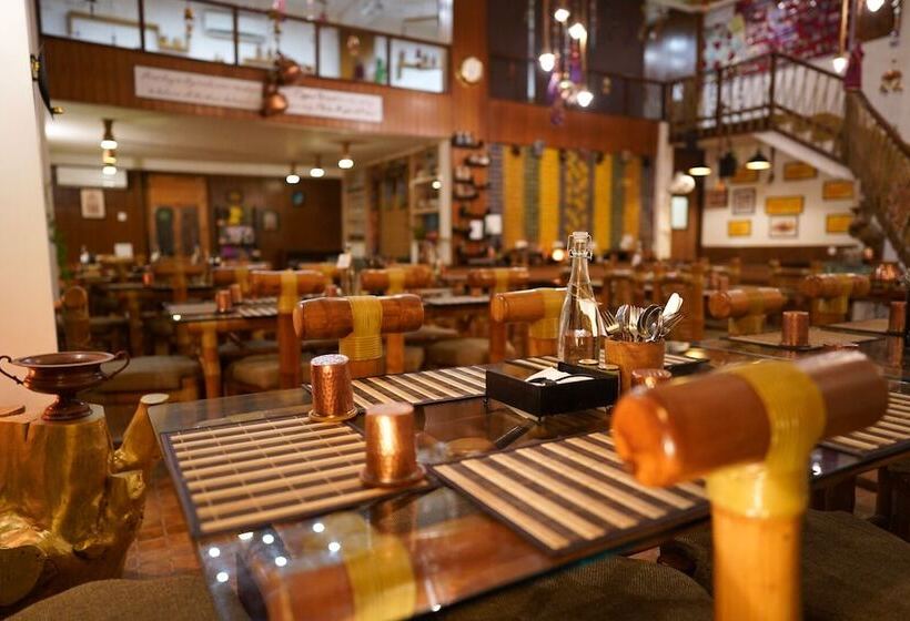 호텔 Veda5 Ayurveda And Yoga Retreat