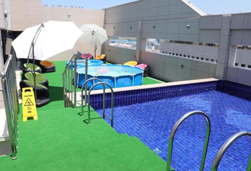 فندق Westernbay Marina