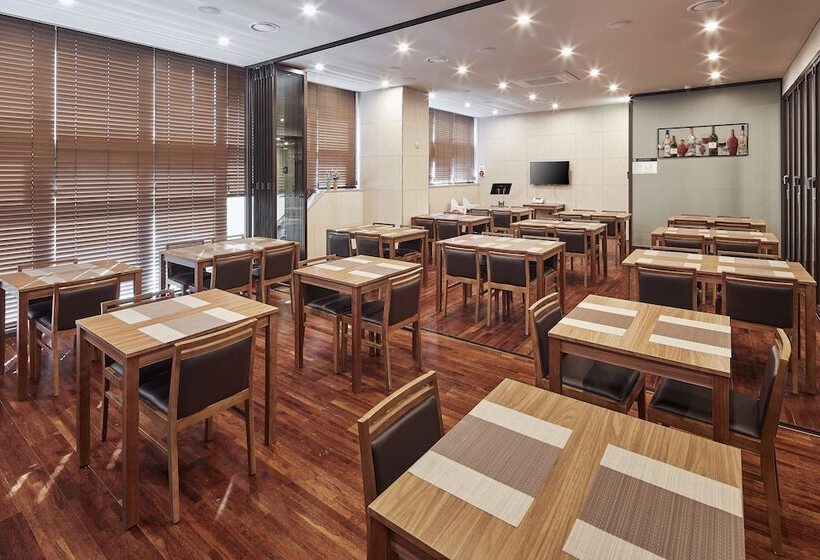 فندق Westernbay Marina