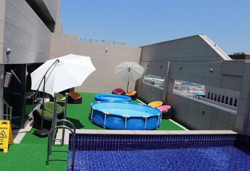 فندق Westernbay Marina