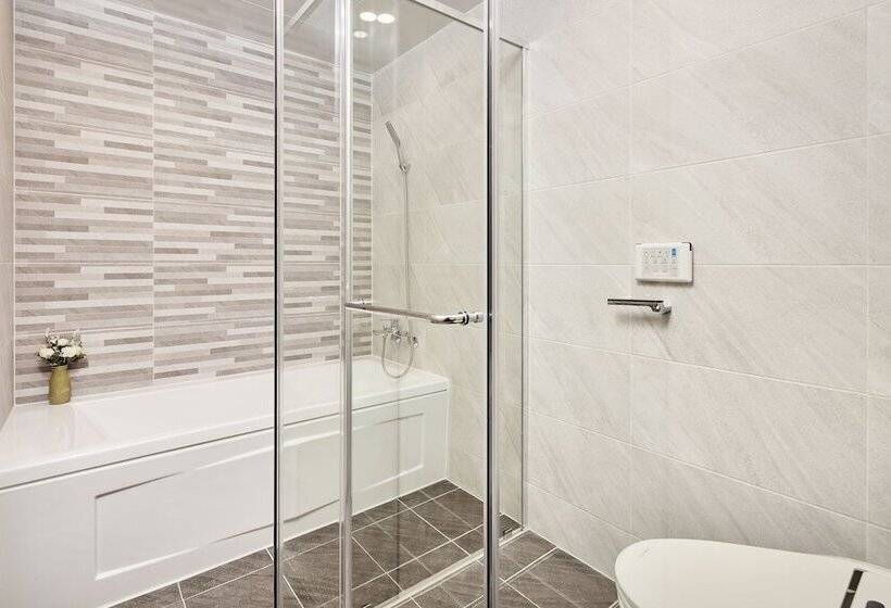 فندق Westernbay Marina