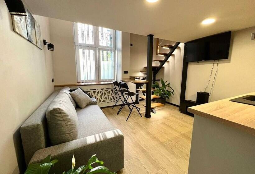 Kapsuła Hostel Warszawa