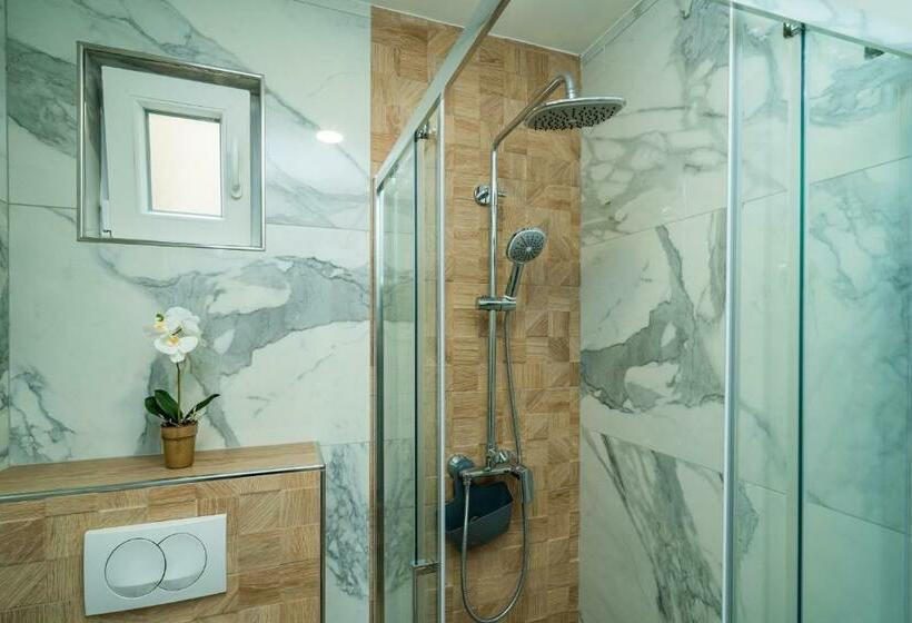 膳宿费 Apartment & Rooms Papa